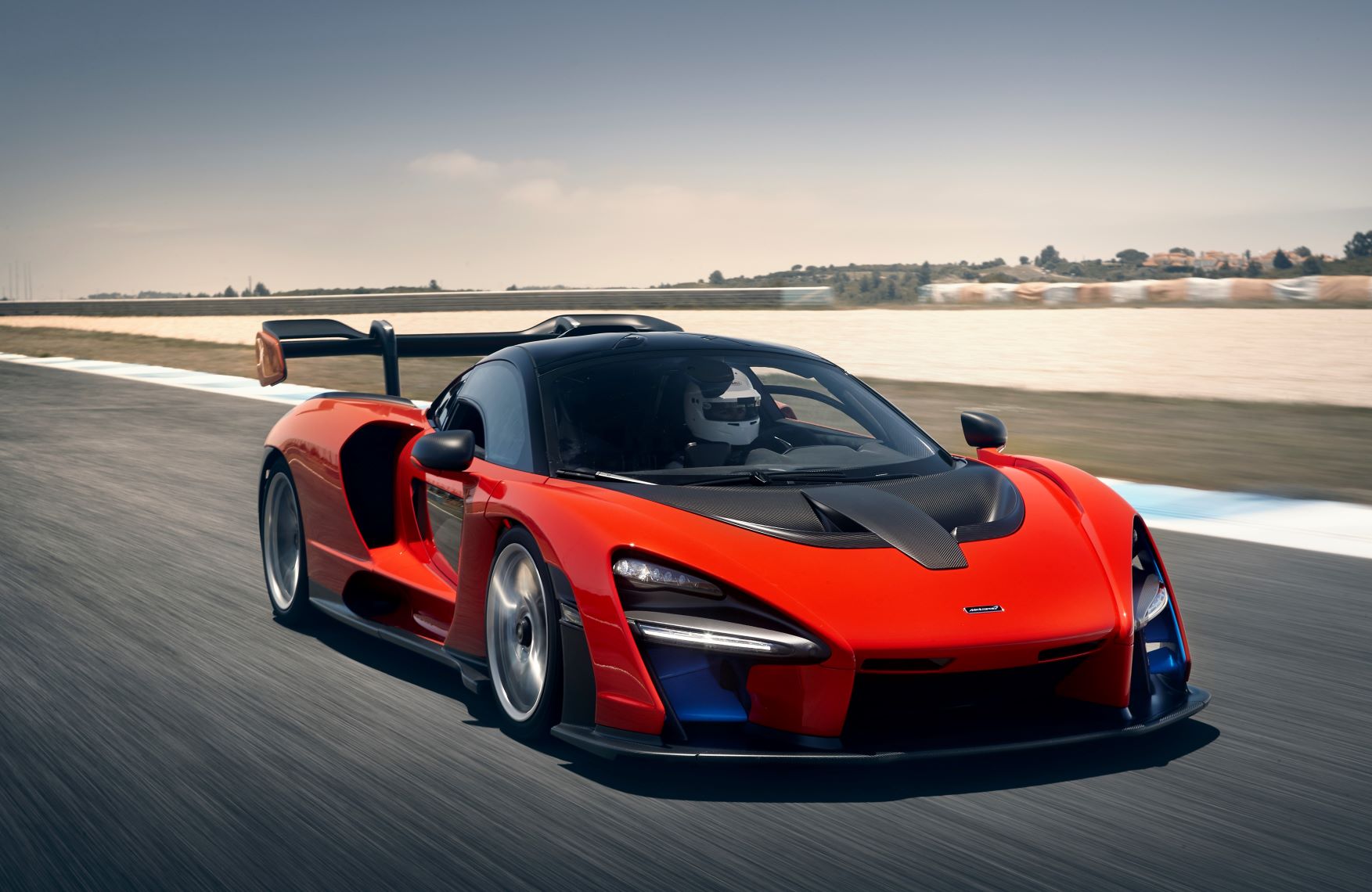 A circuit experience in the McLaren Senna, part II - Robb Report ...