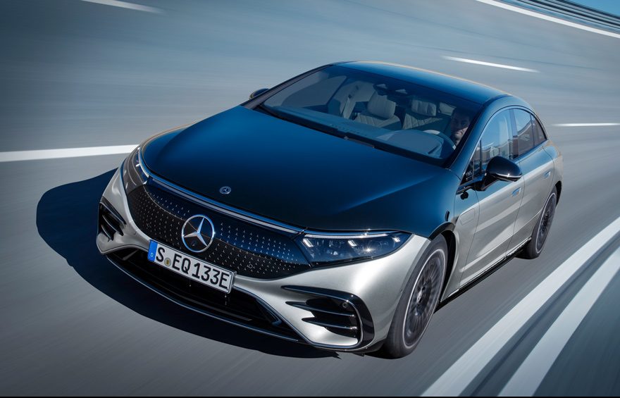The Mercedes-Benz EQS Will Offer a Massive 56-Inch 'Hyperscreen' Dash –  Robb Report