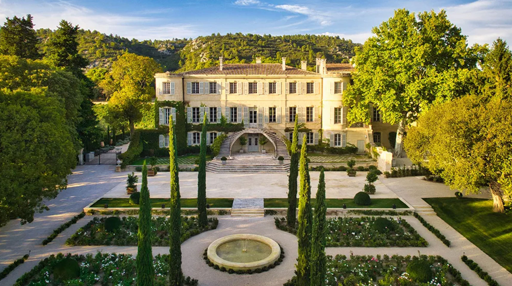 This Sprawling Estate in Provence Makes Award-Winning Olive Oil—and It's  Available for Buyouts - Robb Report Australia and New Zealand